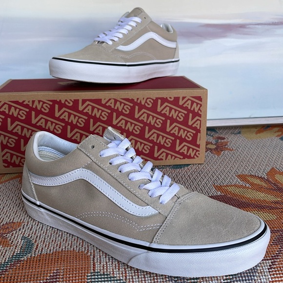 Vans Men’s Old Skool
Color Theory French Oak
VN0005UFBLL
Sneakers - Picture 15 of 16